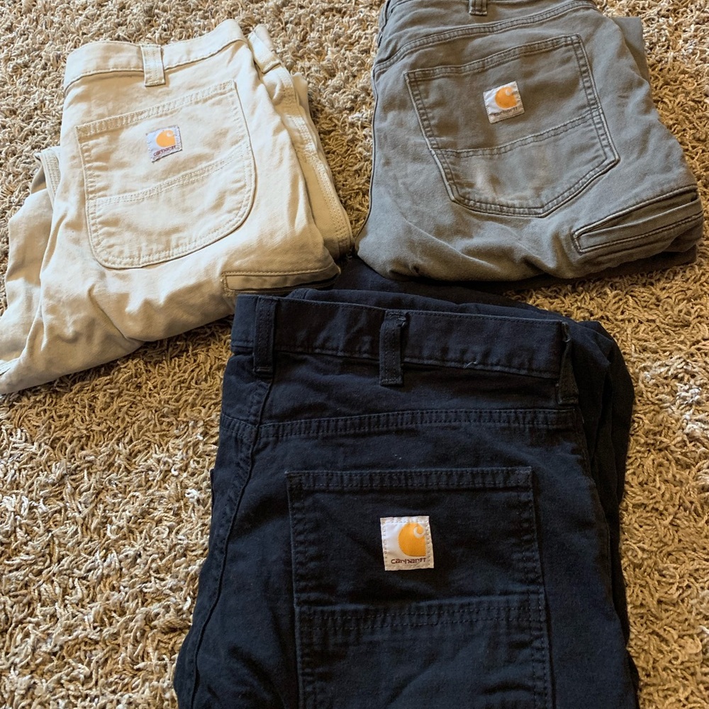 Men’s Relaxed Fit Carhartt jeans.